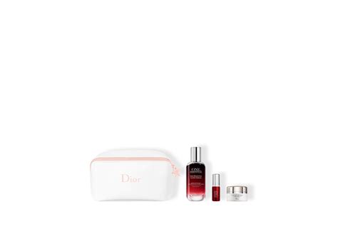 DIOR Набор для лица Dior One Essential Dior Happy 2020 495 г — купить ...