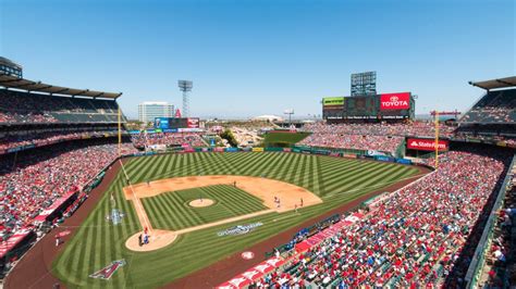 Ballpark Review: Angel Stadium of Anaheim – Perfuzion