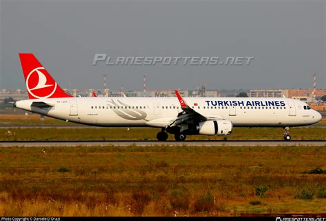 TC JST Turkish Airlines Airbus A321 231 WL Photo By Daniele D Orazi