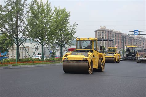 Articulated Tandem Roller BW 203 AD 4 For Asphalt Compaction BOMAG