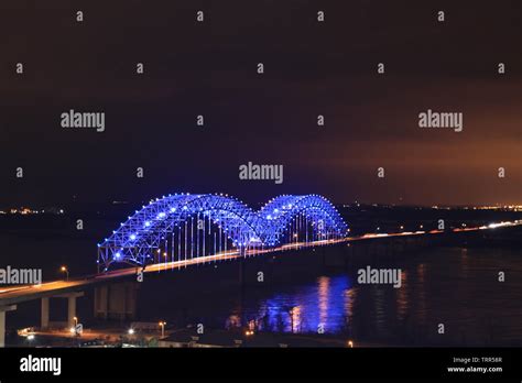 A Memphis Tennessee Bridge At Night Stock Photo Alamy