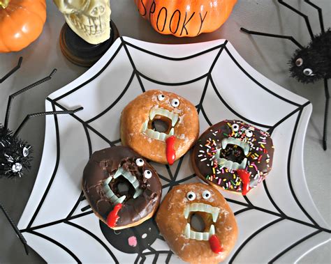 Diy Spooky Vampire Donuts 5 Minute Halloween Treat Idea Hip2save