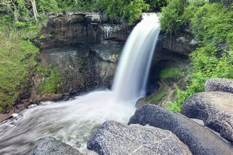 Discover Minnehaha Falls: One of the Best in the State 2024