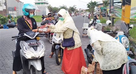 Serentak Gerakan Tali Kasih Ramadhan Nasyiah Gresik Pwmu Co Portal