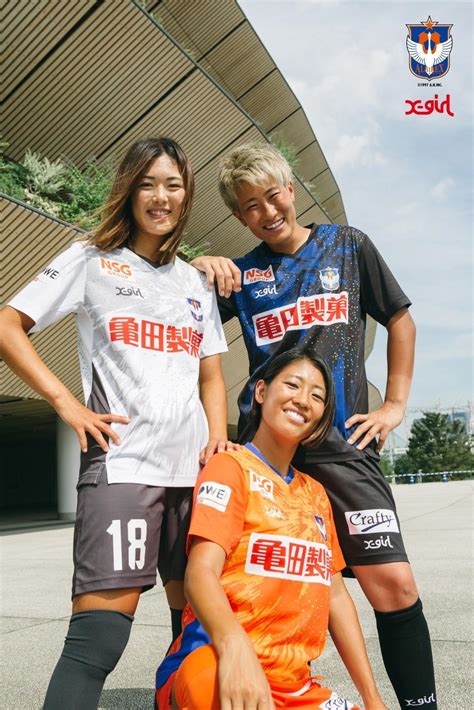 写真1014｜女子サッカー「weリーグ」開幕！6チームの選手が華やかな『x Girl』ユニフォーム姿を“聖地・国立”で披露