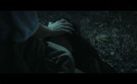 Olivia Welch Kiana Madeira Lesbian Scene In Fear Street Part Three Aznude