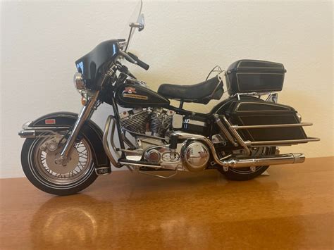 Franklin Mint Harley Davidson Electra Glide Motorcycle 1 10 Scale