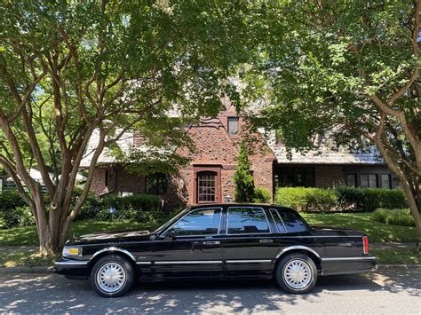 2022 Black Lincoln Town Car