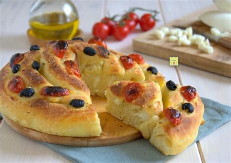 Focaccia Arrotolata Farcita Ricetta Focaccia Facile E Sfiziosa