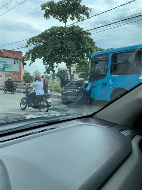 A Gazeta Acidente Entre Nibus Do Transcol E Carro Registrado Em