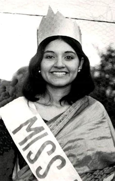 Maneka Gandhi Wiki, Age, Caste, Husband, Family, Biography & More - WikiBio