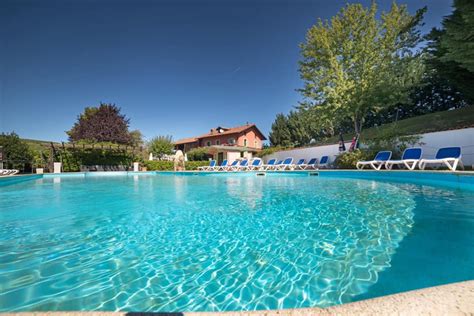 Relax In Famiglia Gli Agriturismi Con Piscina Per Una Giornata Di