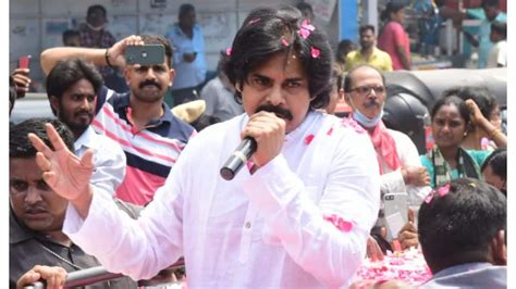 Pawan Kalyan In Nalgonda నల్గొండలో పవన్ కల్యాణ్ కు ఘన స్వాగతం పలికిన జన సైనికులు అభిమానులు