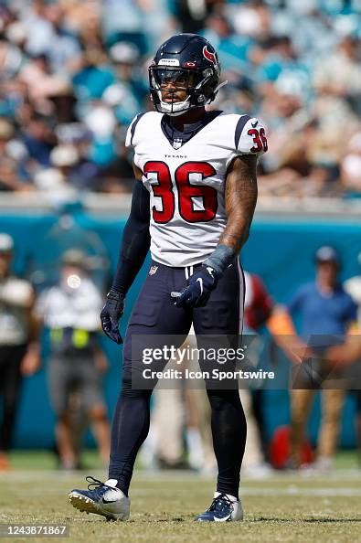 Houston Texans safety Jonathan Owens during the game between the ...