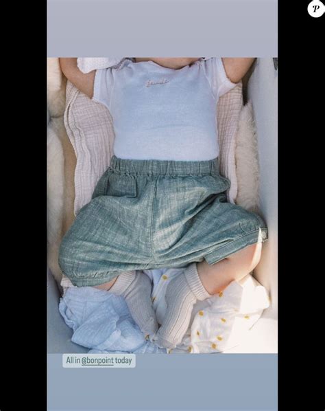 Ilona Smet renversante en bikini ventre extra plat après l accouchement les internautes n en