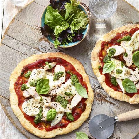 Chicken And Pesto Pizza Healthy Recipe Ww Uk Recipe Pesto Pizza