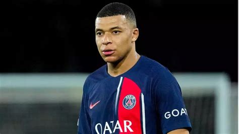 Official Kylian Mbappe Signs Five Year Contract With Real Madrid Isagoal