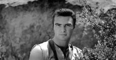 20 Pictures of Young Burt Reynolds