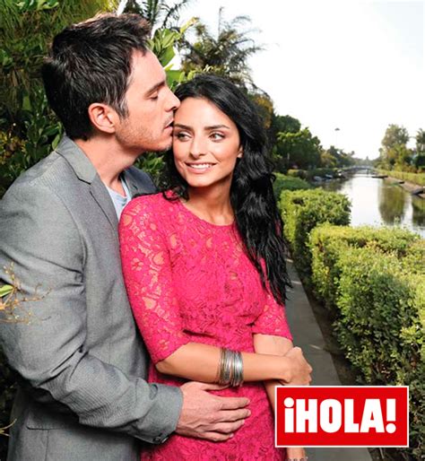 Aislinn Derbez Y Mauricio Ochmann La Pareja Favorita De Los Lectores