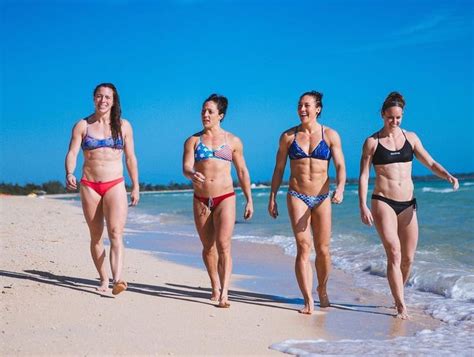 Hot Sexy Christy Smith Bikini Pics