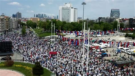 İSTANBUL Taksim Camii kılınan ilk cuma namazı ile ibadete açıldı