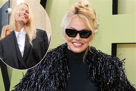 Pamela Anderson Went Makeup Free At Paris Fashion Week The Internet