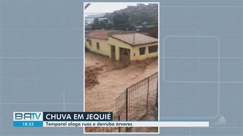 Temporal Alaga Ruas E Derruba árvores Em Jequié No Sudoeste Da Bahia