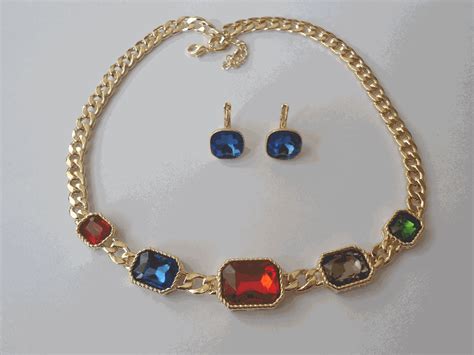 Necklace GIF - Find & Share on GIPHY