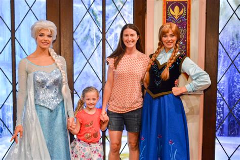 Meet Anna & Elsa at Disney California Adventure Park - Adventure, baby!