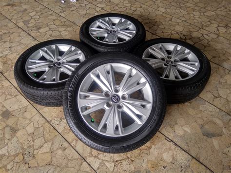 Jual Velg Mobil Original Innova Venturer Ring Lebar Et Pcd X