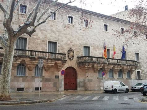 Juzgan a tres jóvenes por acorralar en plena calle a una chica y