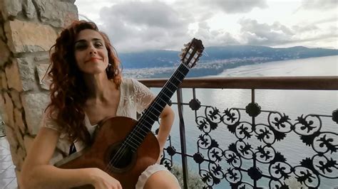 Anna Della Ragione plays Vals Venezolano n. 2 (Antonio Lauro) - YouTube