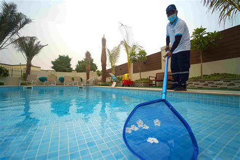 Swimming Pool Cleaning Services