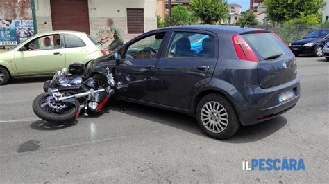 Scontro Auto Moto In Via Nazionale Adriatica Nord Centauro Finisce In