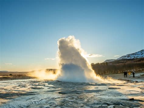 Source Chaude En Ruption Au Grand Geyser En Islande Ph Nom Ne Naturel