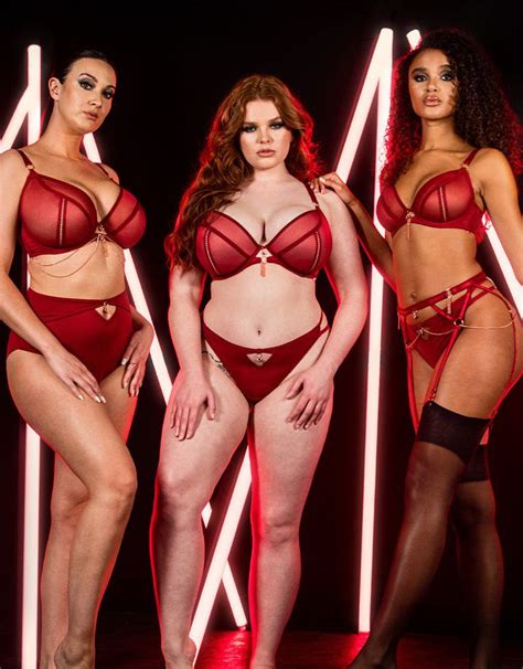 Scantilly S Unchained Plunge Bra Is Here To Slay In A Beautiful Deep