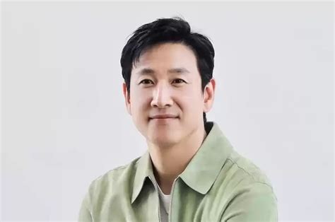 Profil Dan Biodata Lee Sun Kyun Aktor Film Parasite Yang Meninggal