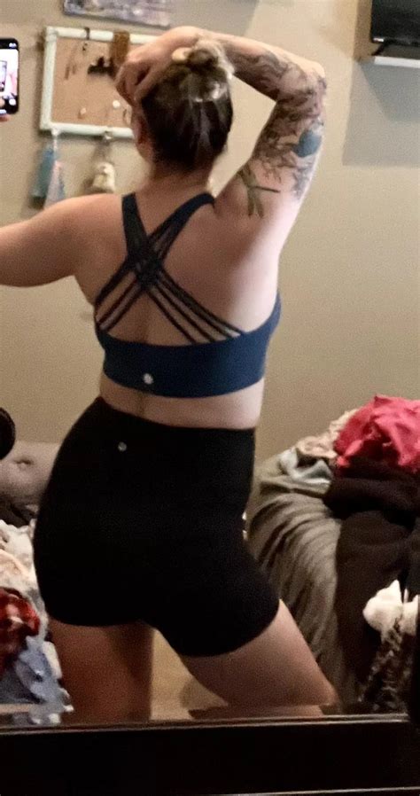 Yoga In Tight Shorts Nudes YogaPants NUDE PICS ORG