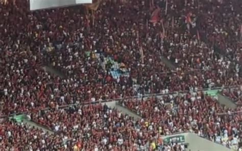 Torcedores do Flamengo brigam entre si na Norte do Maracanã Mengo Press