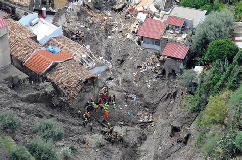 Frane e alluvioni le tragedie più gravi dal 2000 a oggi Corriere it