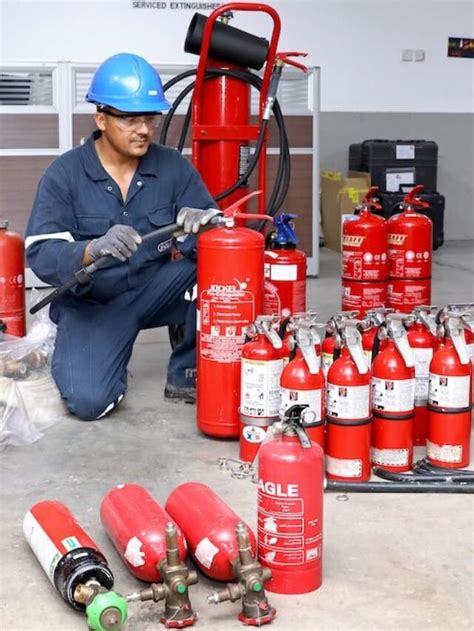 5 Reason Prioritize Fire Extinguisher Maintenance - Damia Global ...