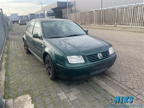 Volkswagen Bora 1 6 Épave 1999 Vert Niks Autodemontage