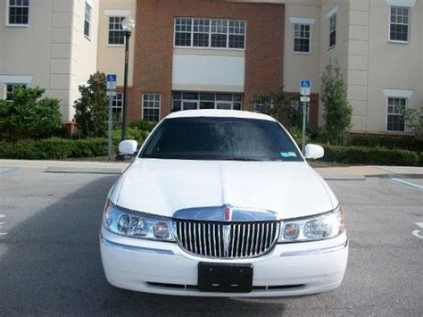 Purchase Used 2000 Lincoln Town Car Base Limousine 4 Door 46l In