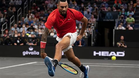 The Tennis Player’s Dilemma: Play It Safe, or Go For Broke? - The New