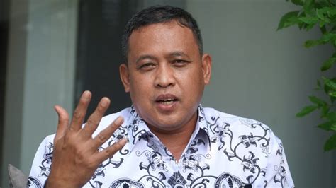 Sosok Tri Adhianto Plt Wali Kota Bekasi Terancam Kena Sanksi Pdip