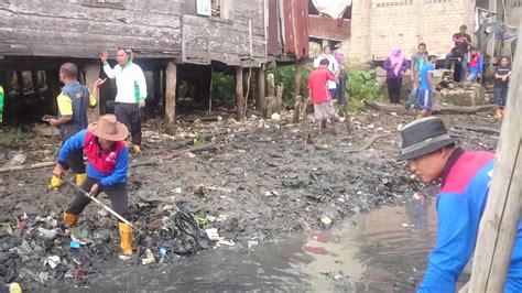 Gotong Royong Di Sungai Tatang Bersama Wakil Walikota Palembang