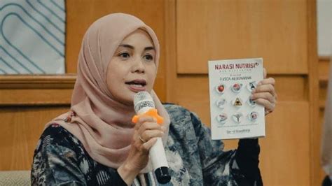 Profil Siti Atiqoh Istri Ganjar Pranowo All In Bantu Capres Pdip