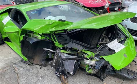 Choca Lamborghini De 7 Millones De Pesos Lo Abandona En Polanco