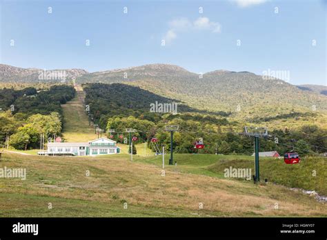 Stowe vermont ski hi-res stock photography and images - Alamy