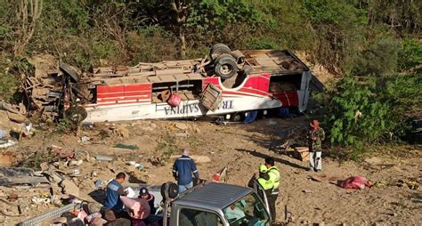 Reportan 11 Fallecidos Por Accidente De Bus Que Viajaba De Santa Cruz A